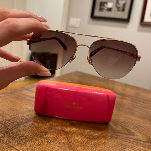 Kate Spade NY sunglasses + case